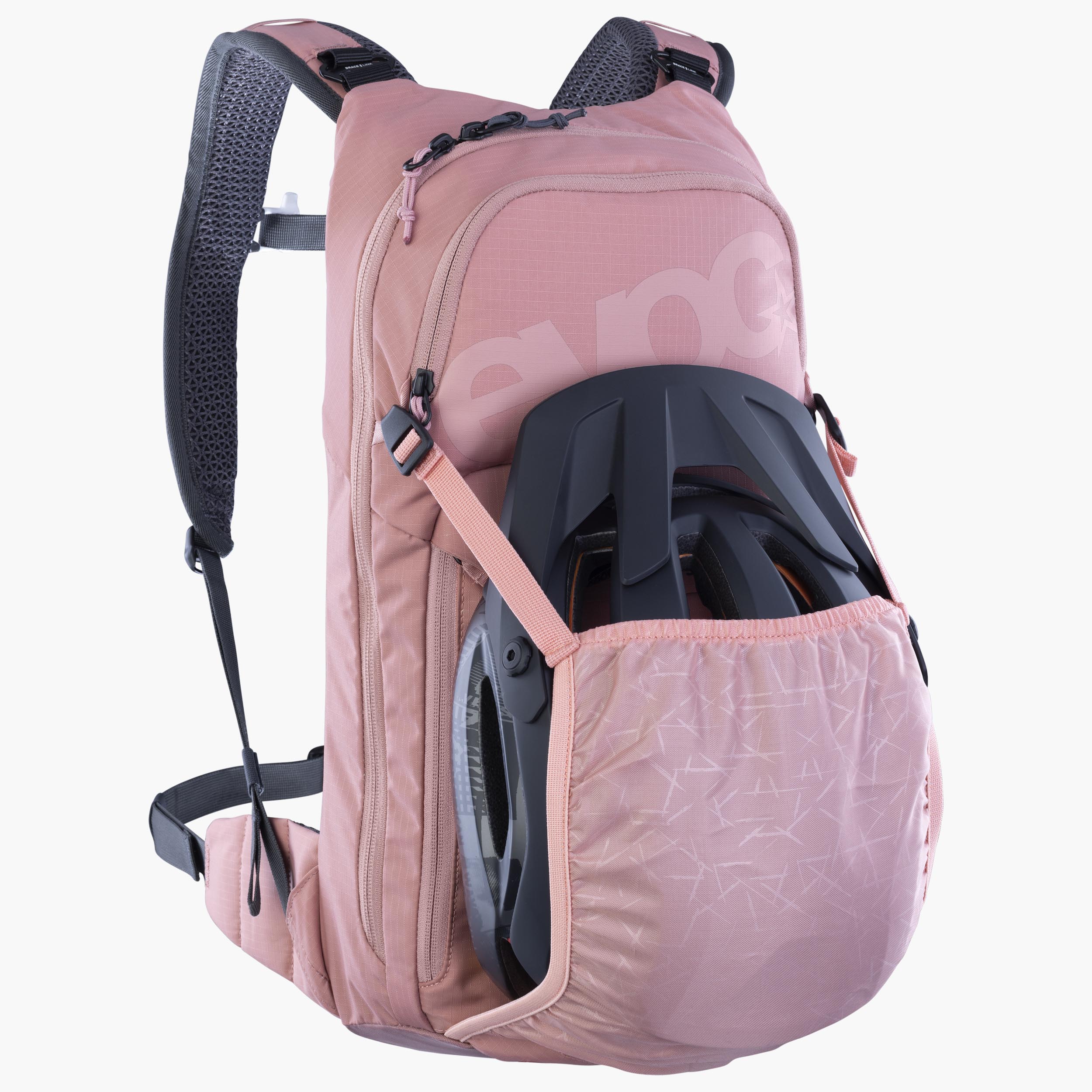 STAGE 6 - Versatile and technical MTB backpack with optimised ventilation