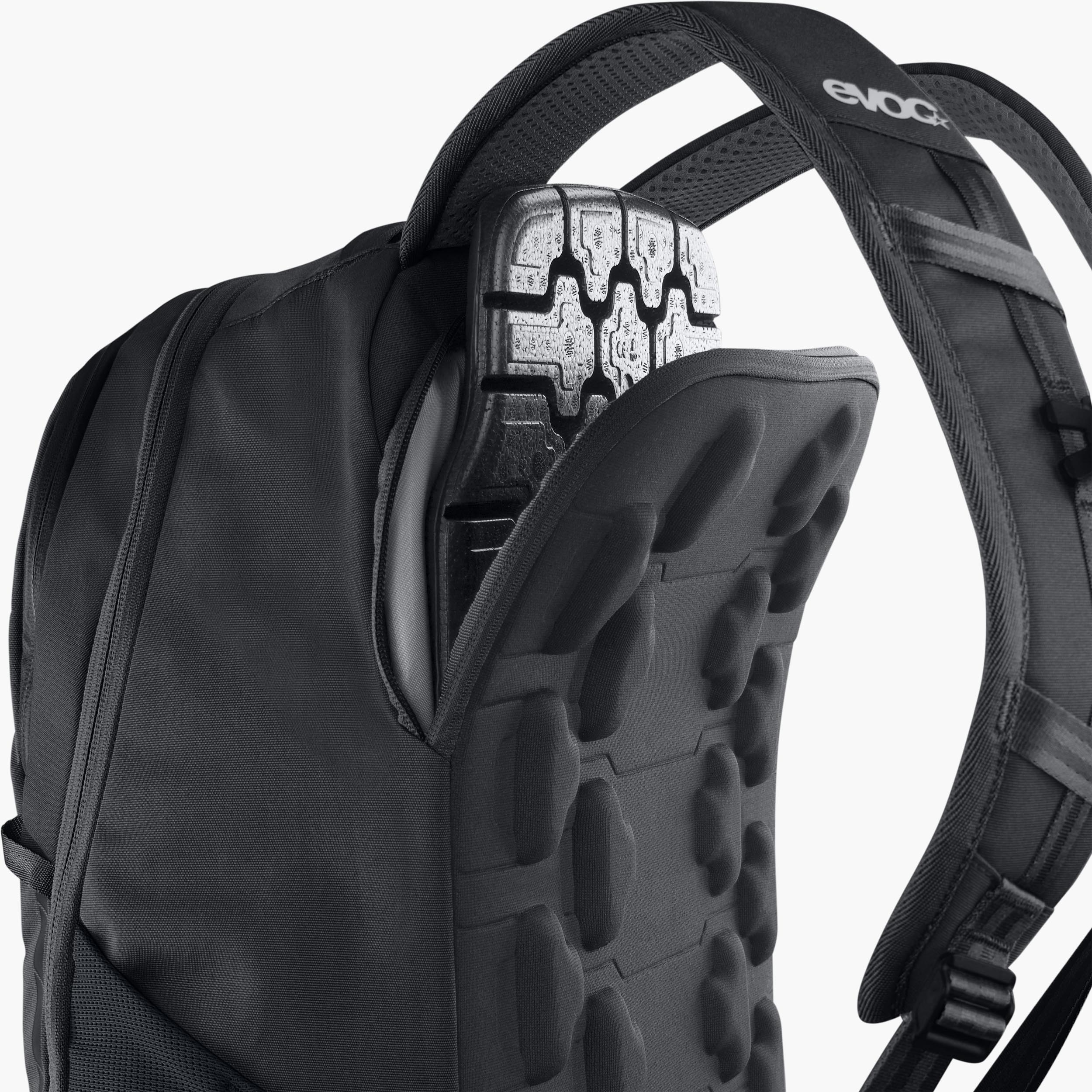 evoc Mochila con protección integrada Commute A.I.R. Pro 18 Airbag -  bike-components