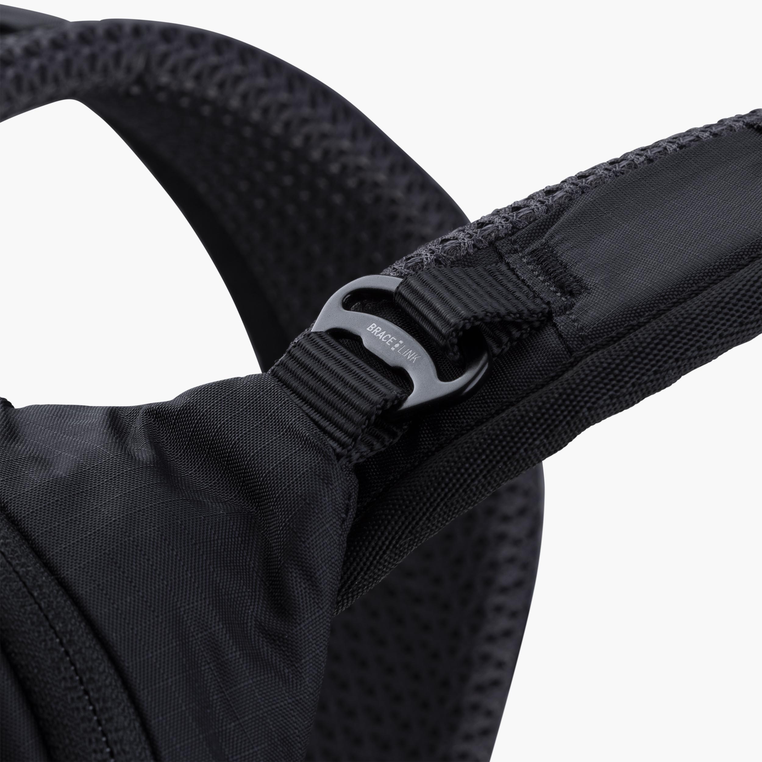 STAGE 12 - Vielseitiger und technischer MTB-Rucksack mit optimaler Belüftung