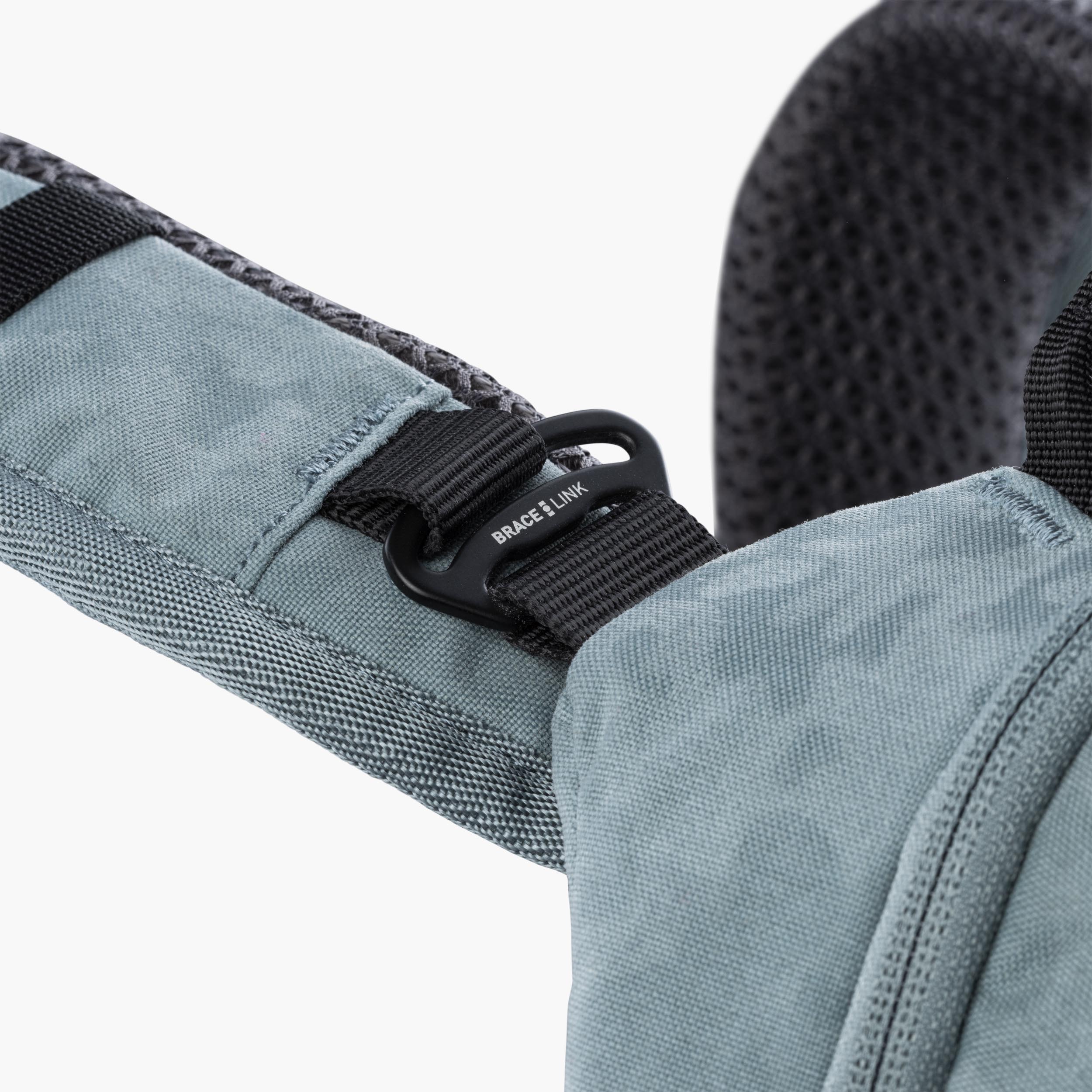 STAGE CAPTURE 22 - System camera backpack for sports and outdoor adventures