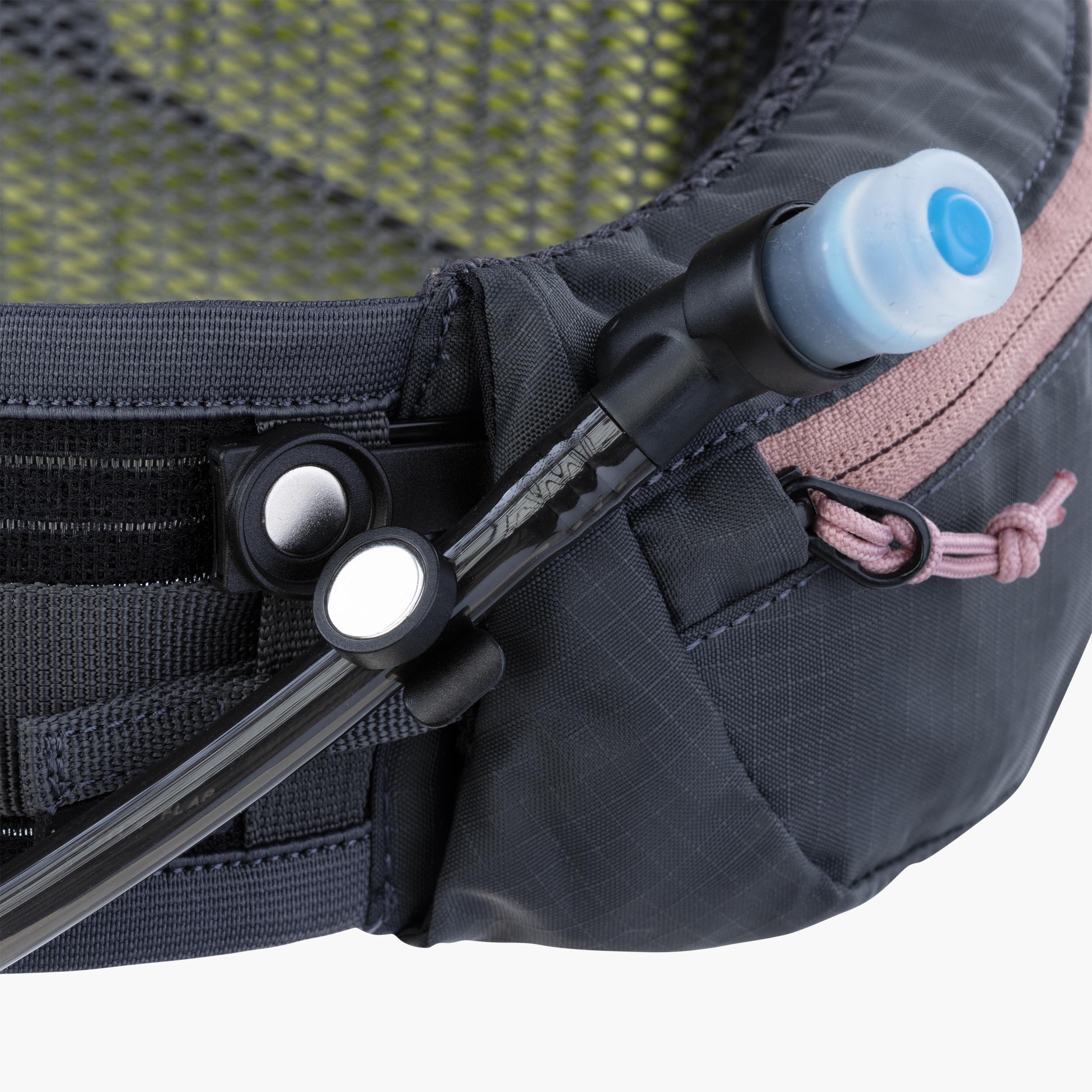 HIP PACK PRO 3 + HYDRATION BLADDER 1,5 - Belüftete Hightech-Hüfttasche mit sportlichem Halt inkl. Trinkblase