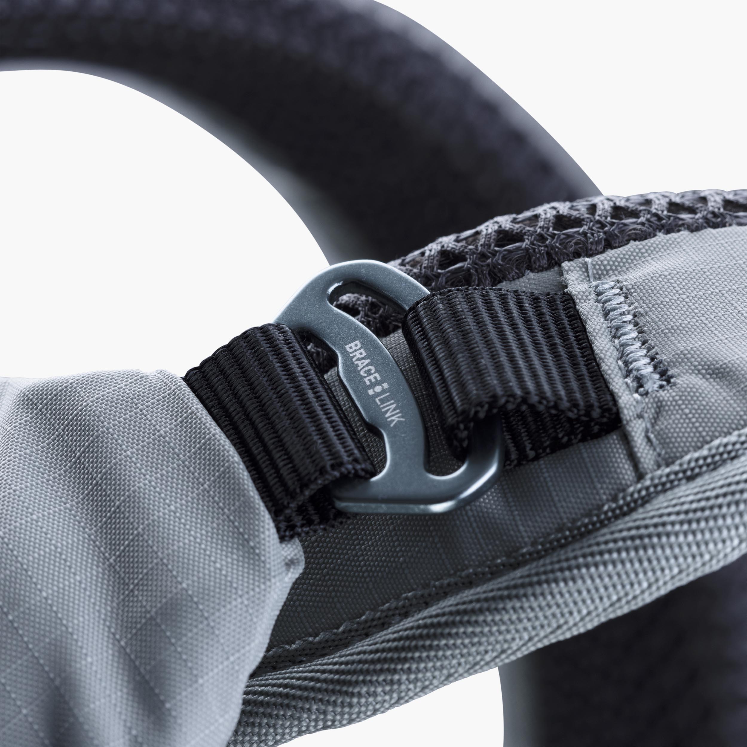 EXPLORER PRO 30 - Fully equipped MTB Transalp backpack with optimal ventilation