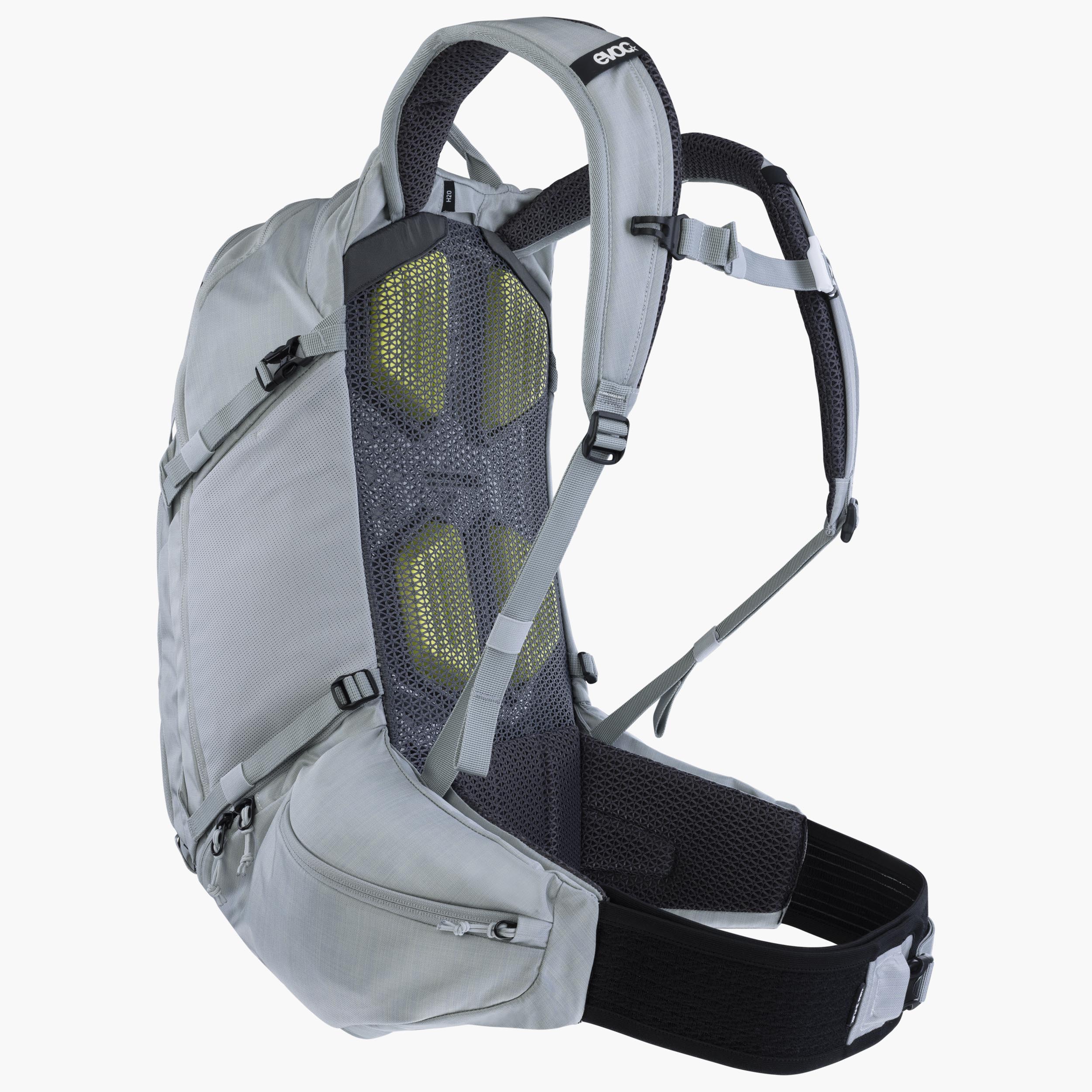 EXPLORER PRO 30 - Fully equipped MTB Transalp backpack with optimal ventilation